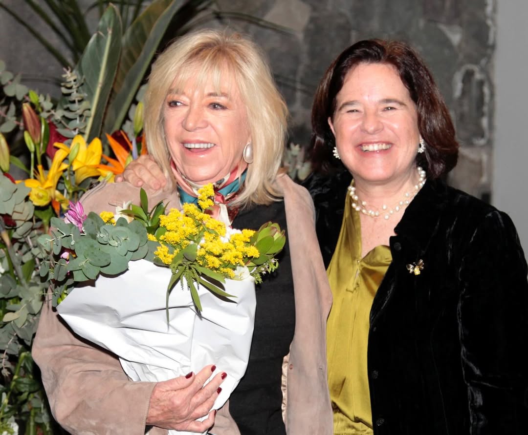 Pilar Vergara, Premio Nacional de Periodismo 1993, y periodista UC Elena Irarrázabal. 